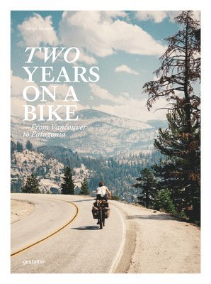bokomslag Two Years on a Bike