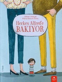 bokomslag Alla tittar på Alfred (Turkiska)