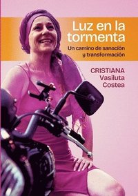 bokomslag Luz en la tormenta