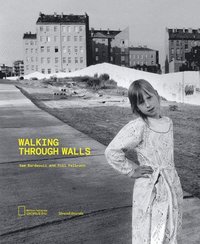 bokomslag Walking Through Walls