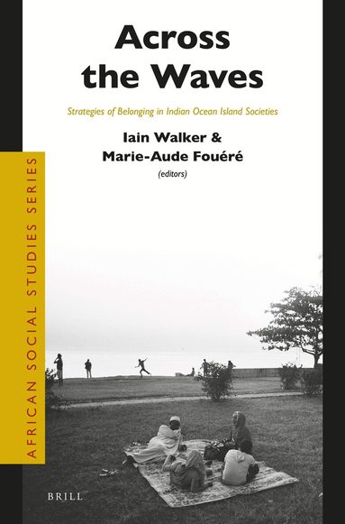 Iain Walker - Across the Waves, Häftad