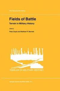 bokomslag Fields of Battle