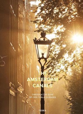 Amsterdam Canals : Through the Eyes of Cris Toala Olivares