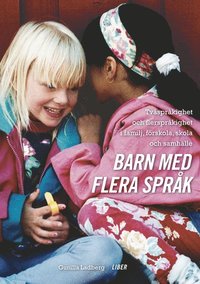 bokomslag Barn med flera språk
