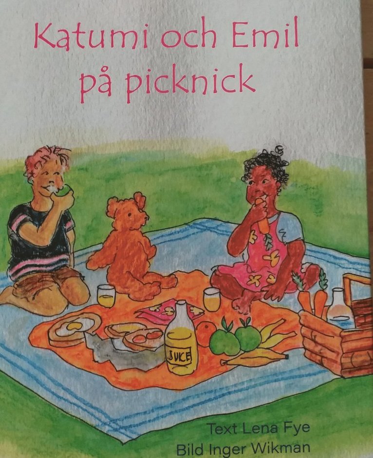Katumi och Emil på picknick