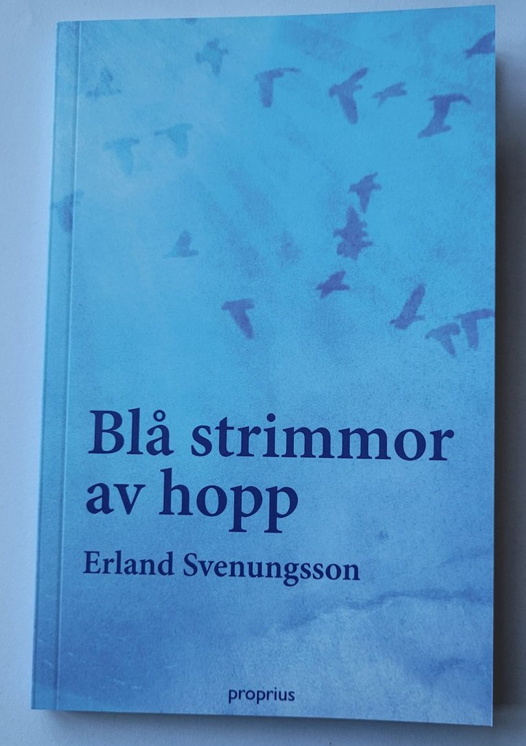 Blå strimmor av hopp