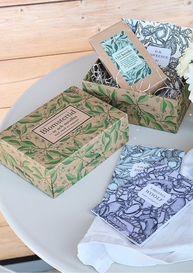 bokomslag Blomstertid - te och noveller med smak av sommar
