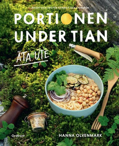 bokomslag Portionen under tian : Äta ute