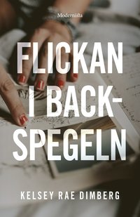 bokomslag Flickan i backspegeln