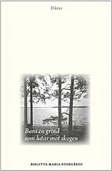 Bara en grind som lutar mot skogen