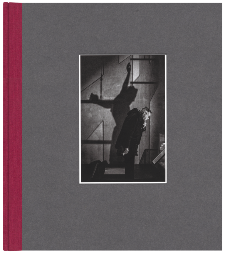 Simon Johansson - A familiar place, Inbunden