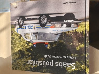Fredrik Nyblad - Saabs polisbilar / Police cars from Saab, Inbunden