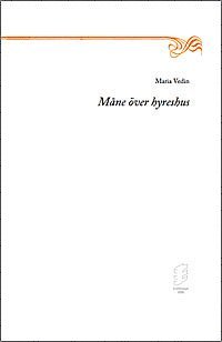 Måne över hyreshus