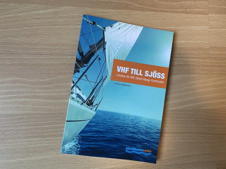 Nina Nordström - VHF till Sjöss (2023), Kartonnage
