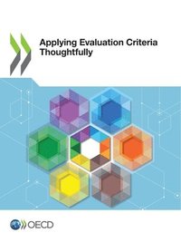 bokomslag Applying Evaluation Criteria Thoughtfully