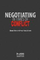 bokomslag Negotiating in Times of Conflict