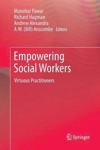 bokomslag Empowering Social Workers