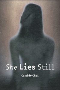 bokomslag She Lies Still