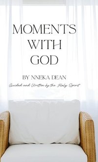 bokomslag Moments With God